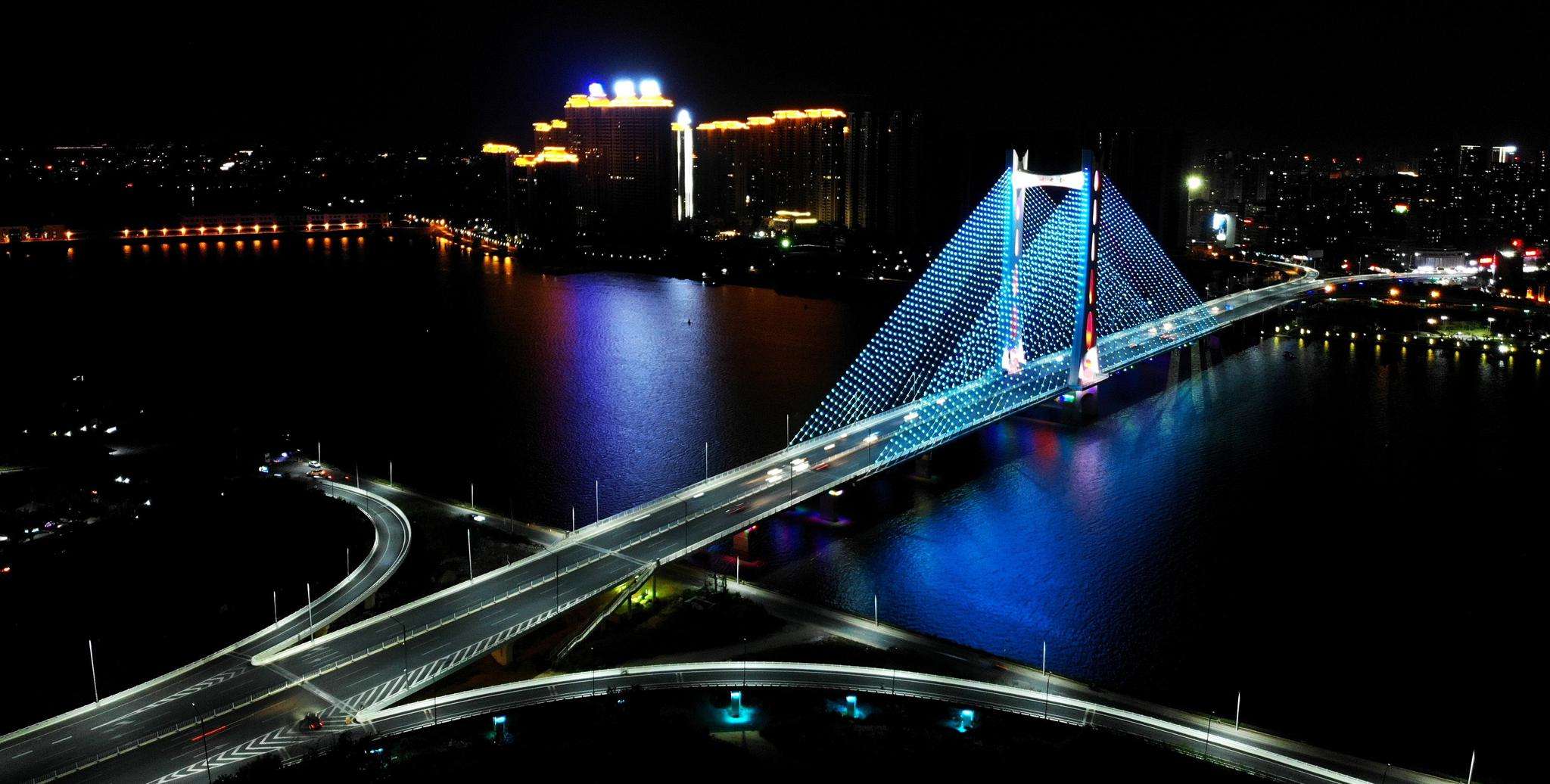 推女郎松果三点尽露视频