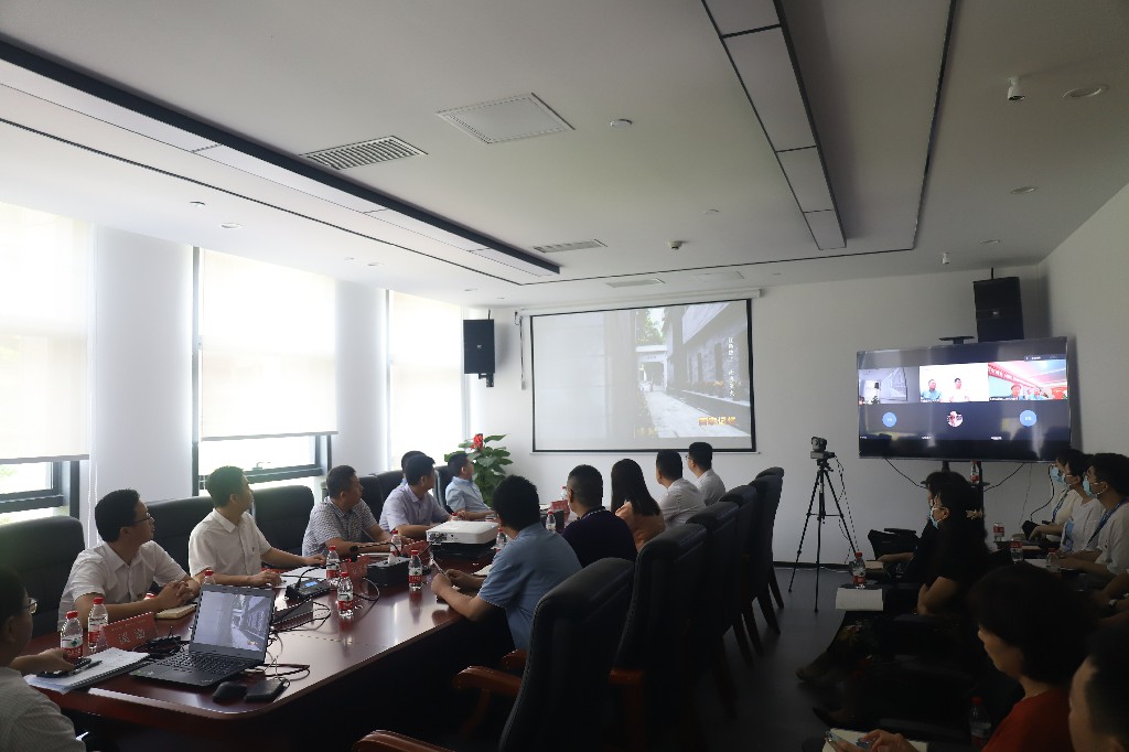 推女郎松果三点尽露视频