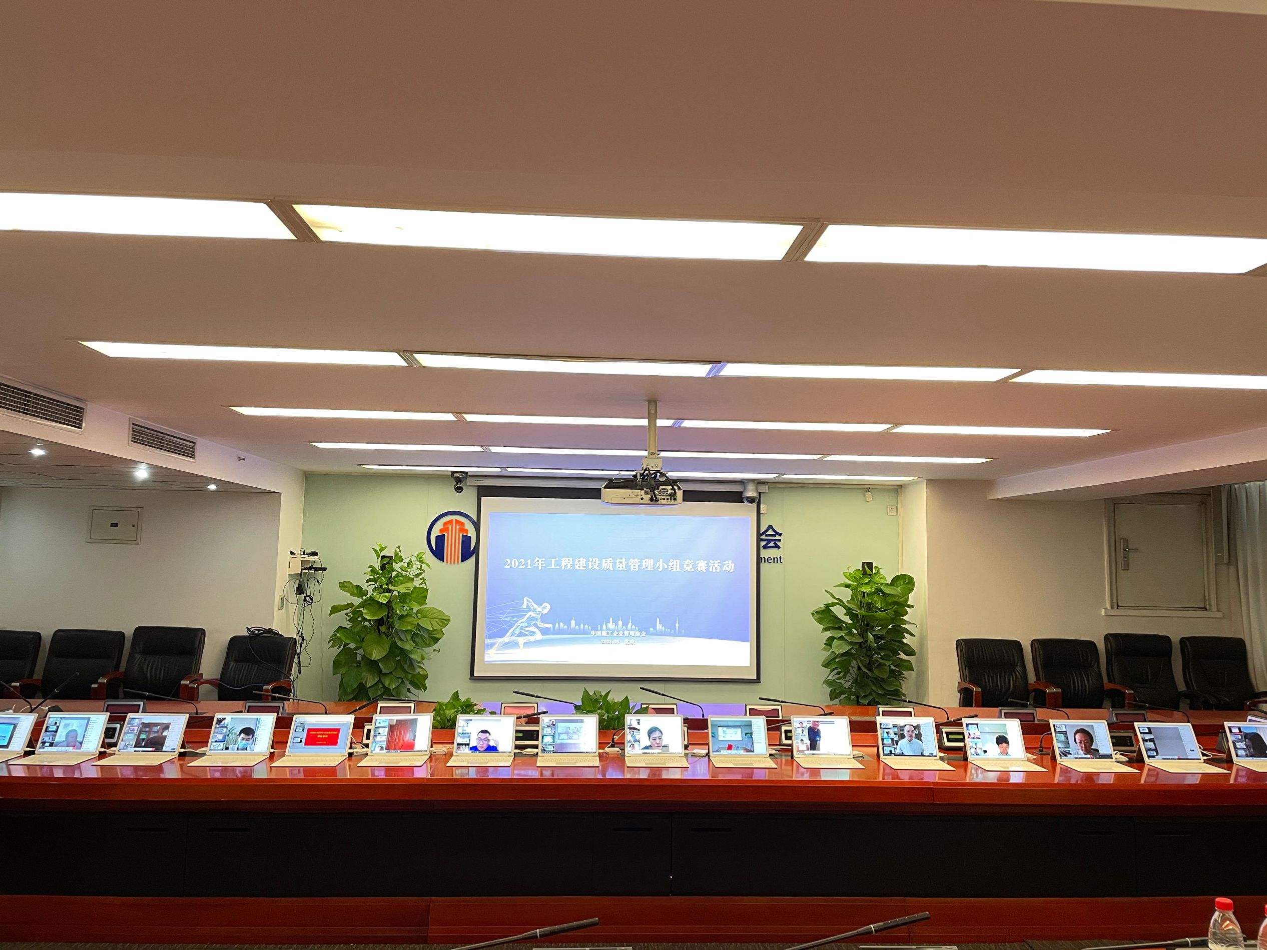 推女郎松果三点尽露视频