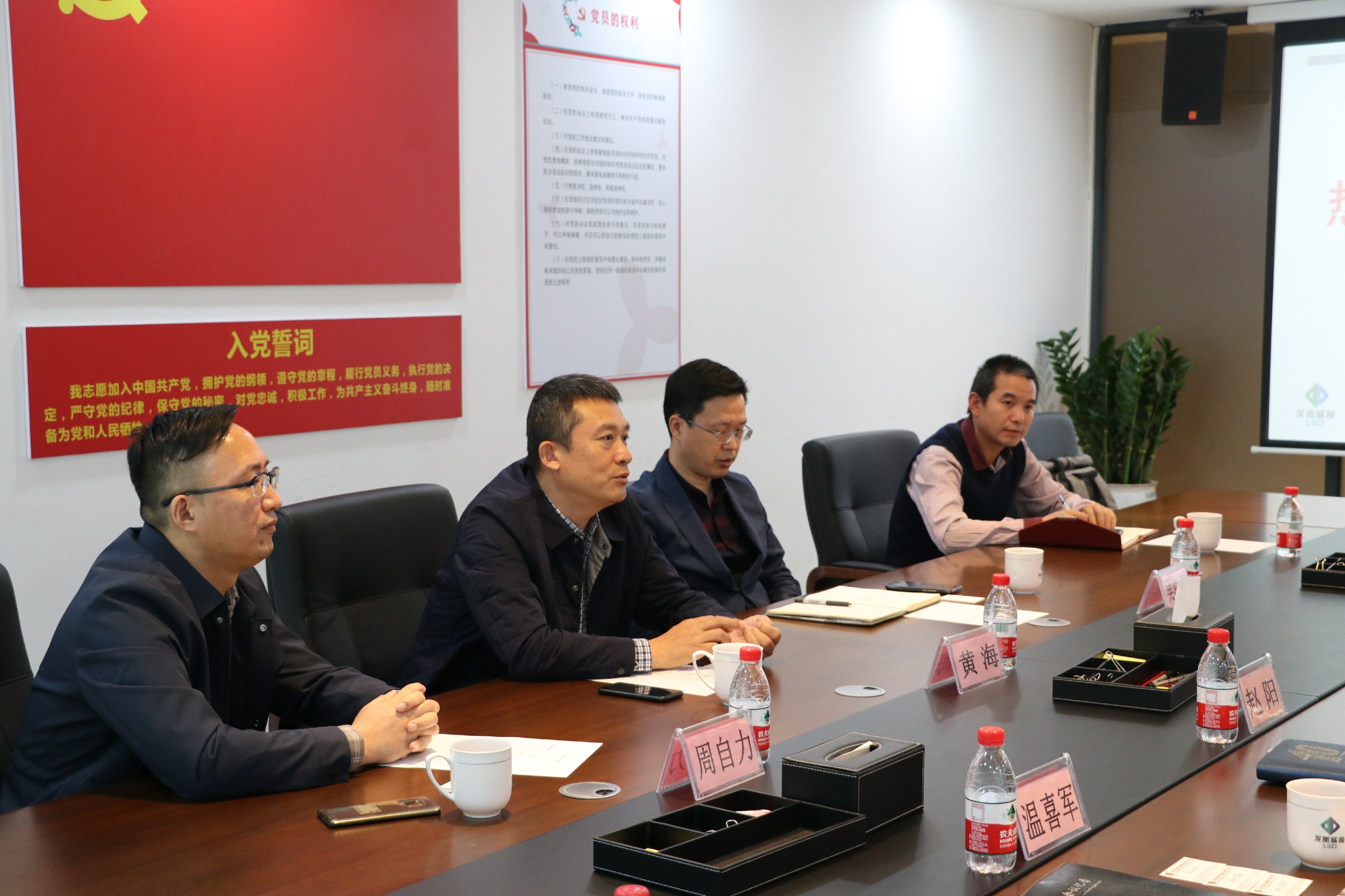 推女郎松果三点尽露视频