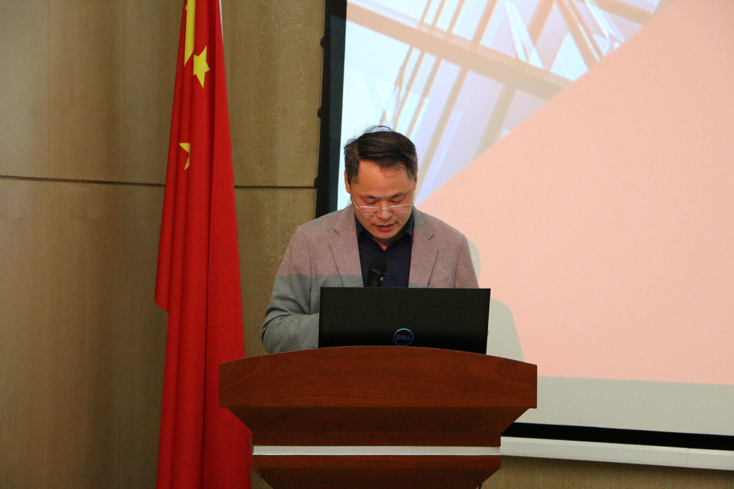 推女郎松果三点尽露视频