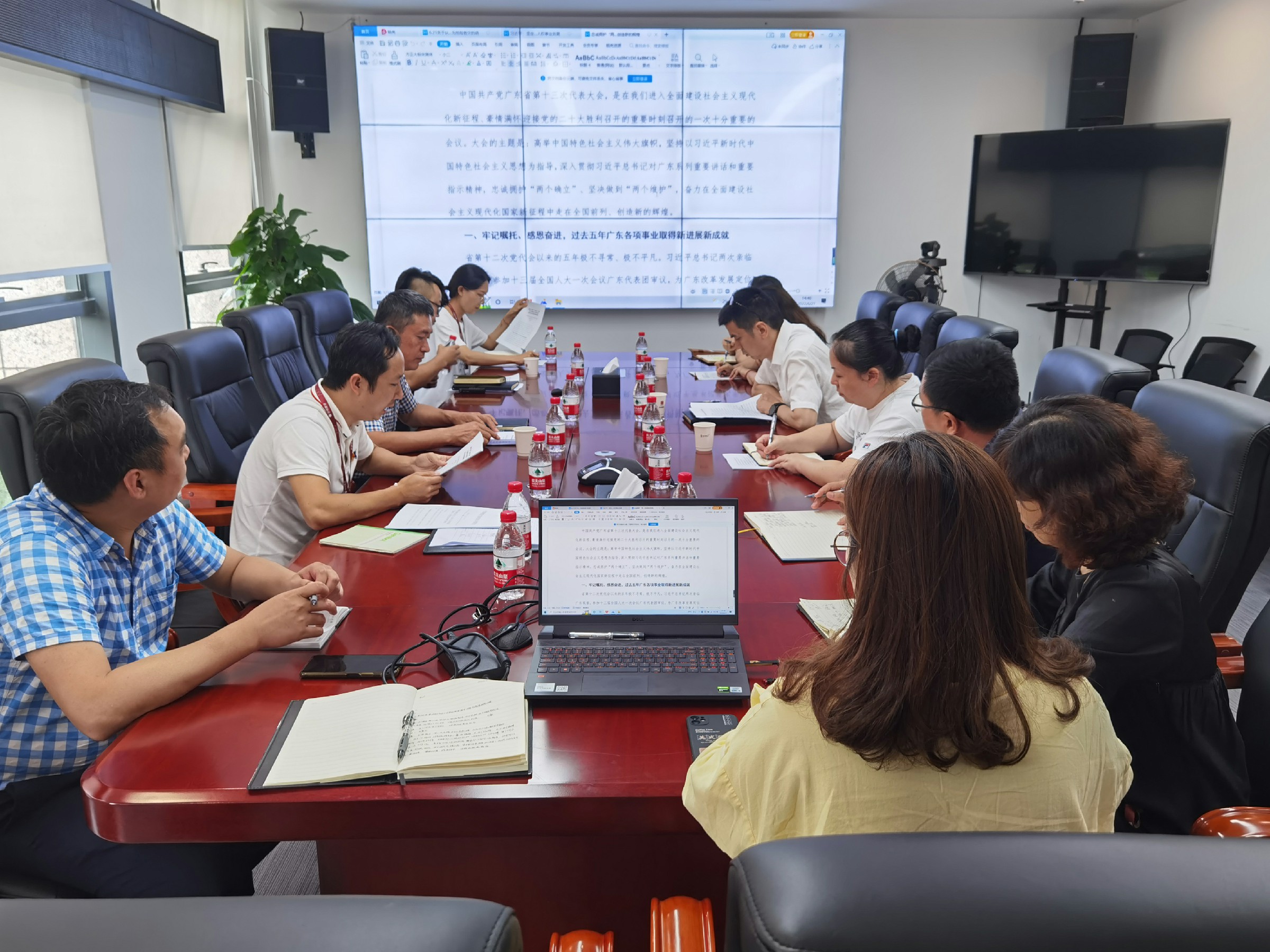 推女郎松果三点尽露视频