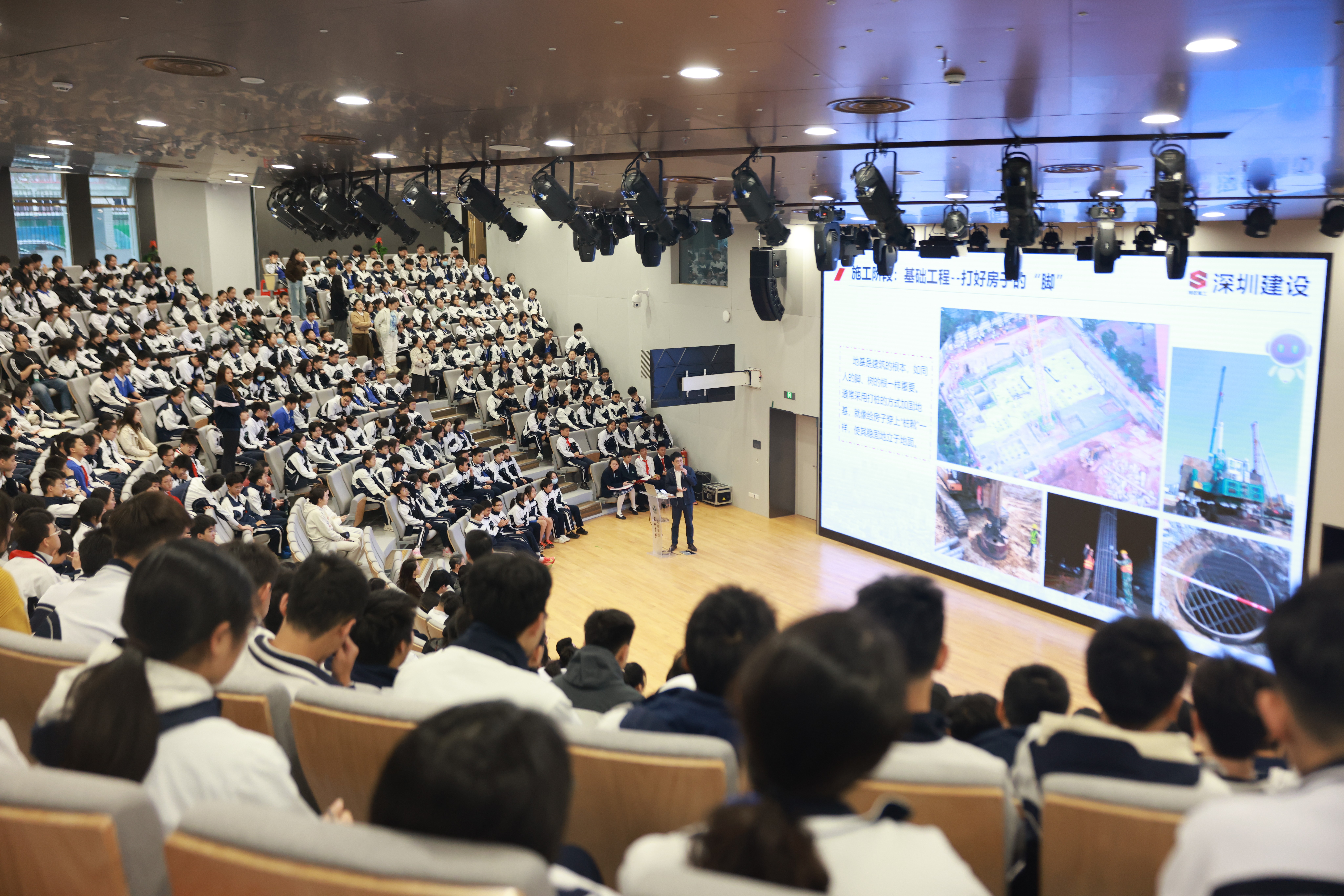 1G4A2019.JPG 1G4A2019.JPG